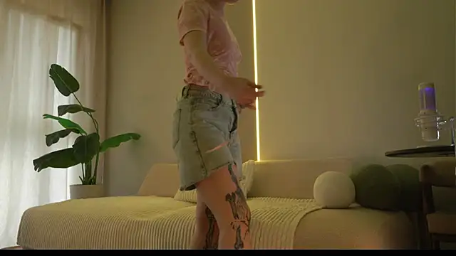 MilasKiss online show from April 3, 2026, 7:28 am