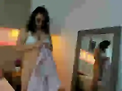 Ellaa honey online show from April 4, 2026, 1:08 pm