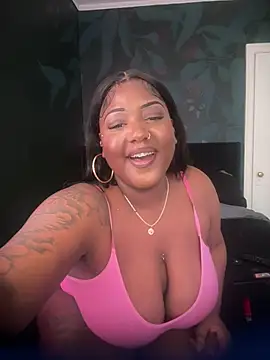 VERALONGG online show from April 13, 2026, 1:27 pm