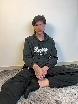 Snapshot of Omeo_Ryan chatting on March 31, 2026, 2:06 pm Omeo Ryan online show from March 31, 2026, 2:06 pm