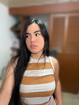 Snapshot of Flacalatina chatting on April 14, 2026, 11:49 am Flacalatina online show from April 14, 2026, 11:49 am