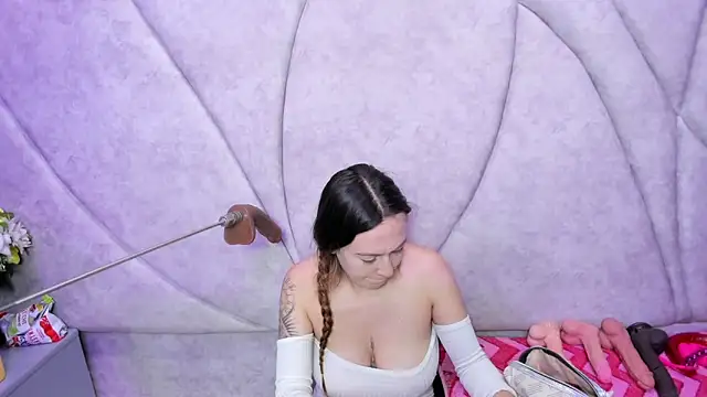 Snapshot of Luxurious_breastfeeder chatting on March 31, 2026, 12:38 pm Luxurious breastfeeder online show from March 31, 2026, 12:38 pm