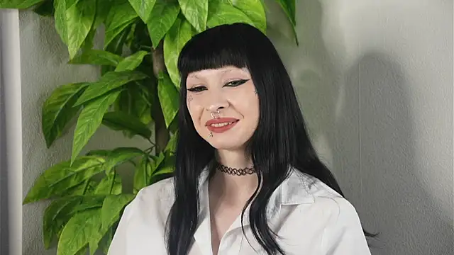 BreannaBetesh online show from April 3, 2026, 5:05 am