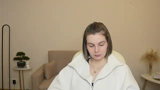 Snapshot of AnnaSchroen chatting on April 2, 2026, 6:33 am AnnaSchroen online show from April 2, 2026, 6:33 am