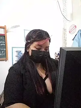 sweetadamisoffice online show from May 17, 2026, 8:38 pm