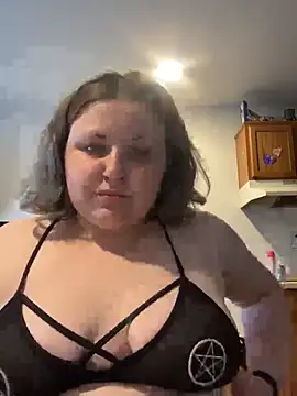 Snapshot of Void_inspace chatting on March 31, 2026, 4:07 pm Void inspace online show from March 31, 2026, 4:07 pm