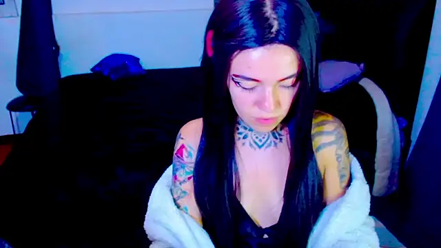 LannieGonzales online show from May 17, 2026, 3:59 am