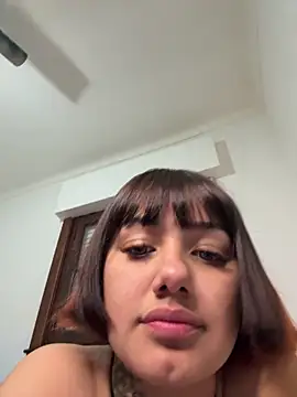 Abrildqquino online show from May 16, 2026, 12:51 am