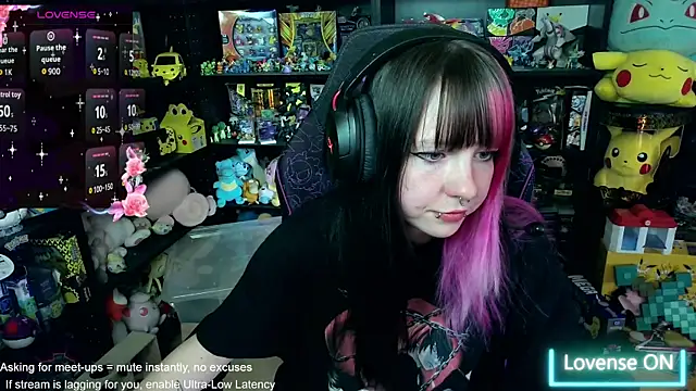 CutieTracer online show from June 10, 2026, 4:06 pm
