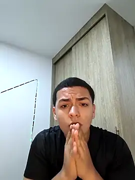 Snapshot of EnzoGold19 chatting on March 31, 2026, 7:31 am EnzoGold19 online show from March 31, 2026, 7:31 am