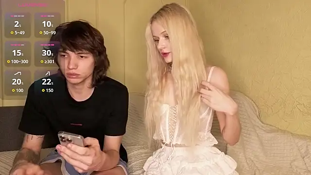 Snapshot of luvmp4 chatting on April 5, 2026, 12:19 am luvmp4 online show from April 5, 2026, 12:19 am