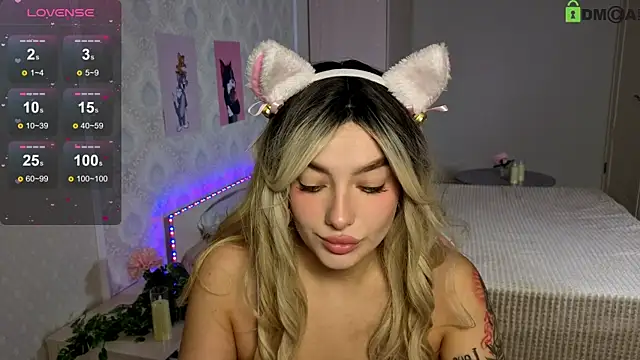 Snapshot of Emily_Bloom_119 chatting on May 6, 2026, 8:08 am Emily Bloom 119 online show from May 6, 2026, 8:08 am