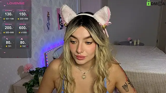 Snapshot of Emily_Bloom_119 chatting on May 8, 2026, 8:08 am Emily Bloom 119 online show from May 8, 2026, 8:08 am