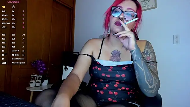 Violett Sykes online show from May 21, 2026, 4:52 am
