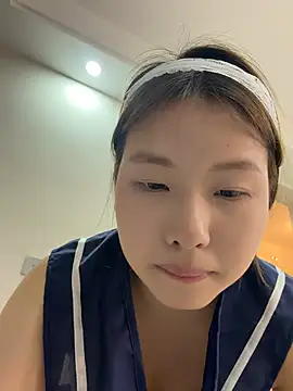 xx132546 online show from May 11, 2026, 4:04 pm