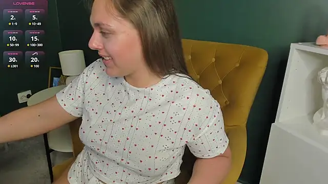 Foxy  Vibe online show from April 6, 2026, 4:46 am