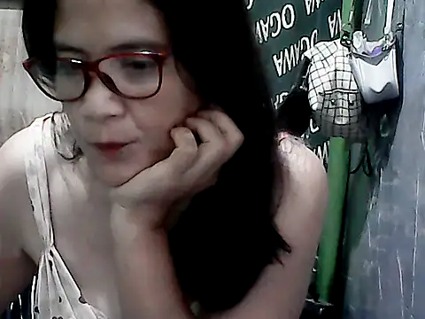 PinayZaira online show from April 15, 2026, 7:10 pm