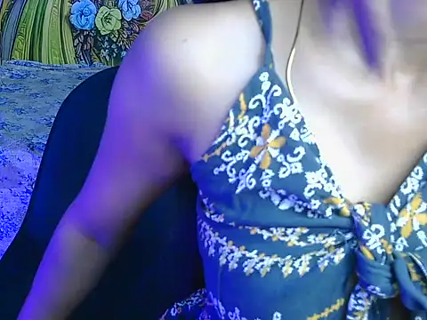 Snapshot of avni222 chatting on May 7, 2026, 5:35 am avni222 online show from May 7, 2026, 5:35 am