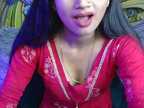 Snapshot of avni222 chatting on May 8, 2026, 5:13 am avni222 online show from May 8, 2026, 5:13 am