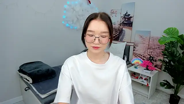 Snapshot of syuri_sun chatting on June 11, 2026, 2:37 pm syuri sun online show from June 11, 2026, 2:37 pm