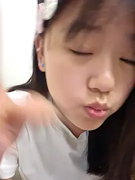 mianmian-666 online show from May 12, 2026, 1:08 pm