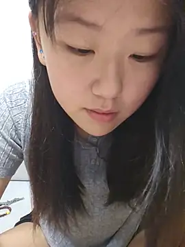 mianmian-666 online show from May 19, 2026, 3:07 pm