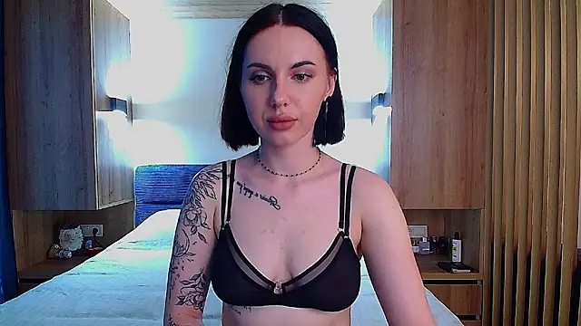 Sour Berry  online show from May 17, 2026, 2:46 pm
