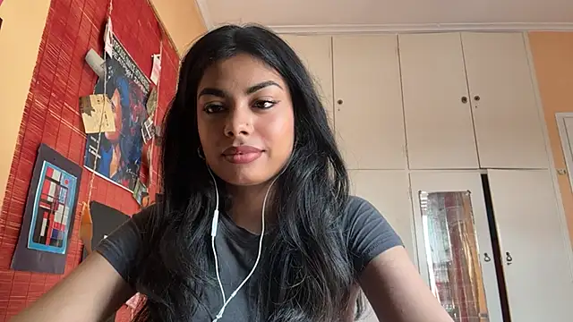 Snapshot of JenniRoutt chatting on April 4, 2026, 2:14 pm JenniRoutt online show from April 4, 2026, 2:14 pm