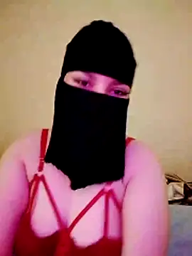 Queen Lola online show from June 30, 2026, 1:34 pm
