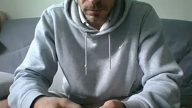Snapshot of Valmont3340 chatting on May 6, 2026, 1:05 pm Valmont3340 online show from May 6, 2026, 1:05 pm