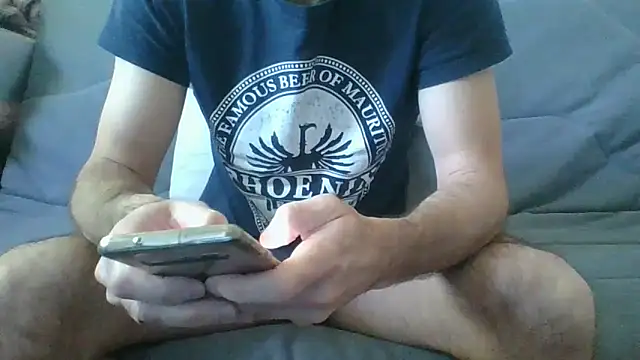 Snapshot of Valmont3340 chatting on May 7, 2026, 9:25 am Valmont3340 online show from May 7, 2026, 9:25 am