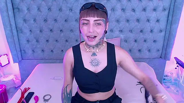 Gyal Smith online show from April 3, 2026, 3:37 am