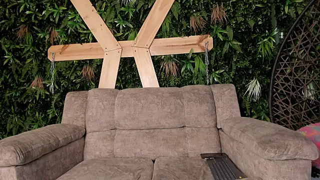 Milan Moon online show from April 14, 2026, 8:26 pm