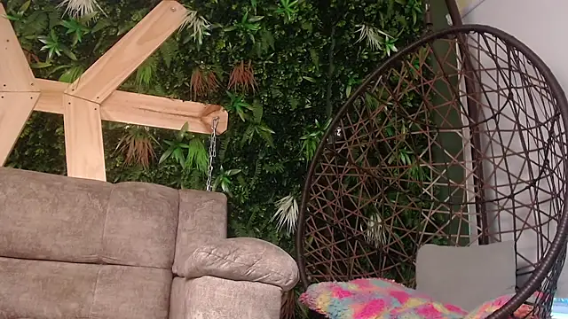 Milan Moon online show from April 15, 2026, 7:58 pm