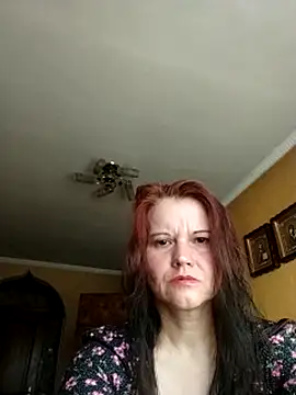 Snapshot of VeronikaLogan chatting on June 5, 2026, 7:03 am VeronikaLogan online show from June 5, 2026, 7:03 am