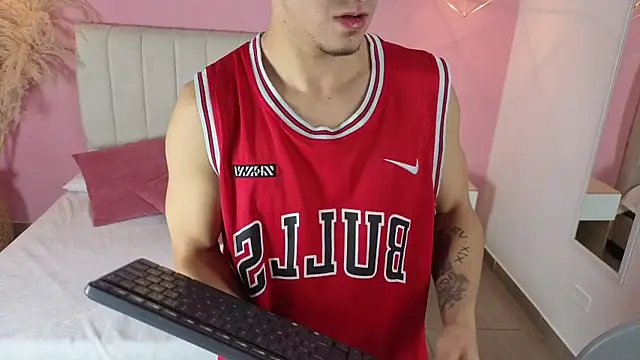 jhan vassilis online show from April 1, 2026, 1:41 pm