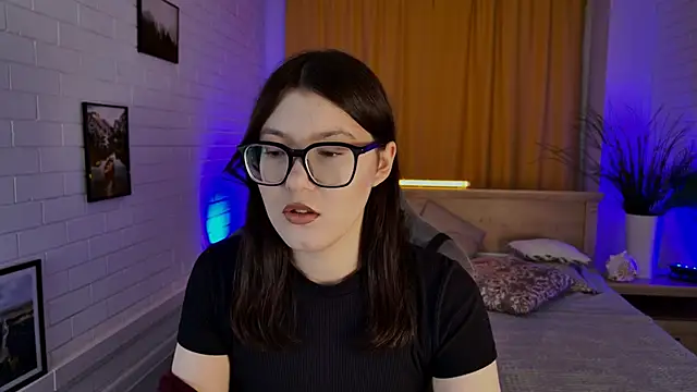 Snapshot of JennyGibson chatting on April 14, 2026, 5:13 am JennyGibson online show from April 14, 2026, 5:13 am