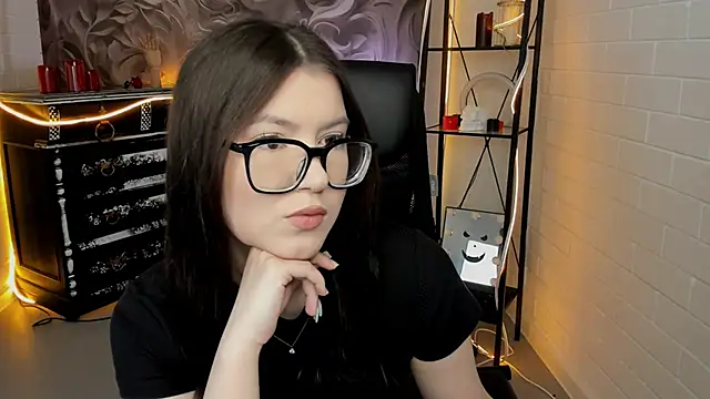 JennyGibson online show from June 15, 2026, 11:45 am