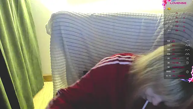 MiaKimiko online show from May 17, 2026, 1:47 am