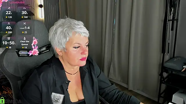 Snapshot of Linda_Zef1r chatting on May 7, 2026, 1:00 am Linda Zef1r online show from May 7, 2026, 1:00 am