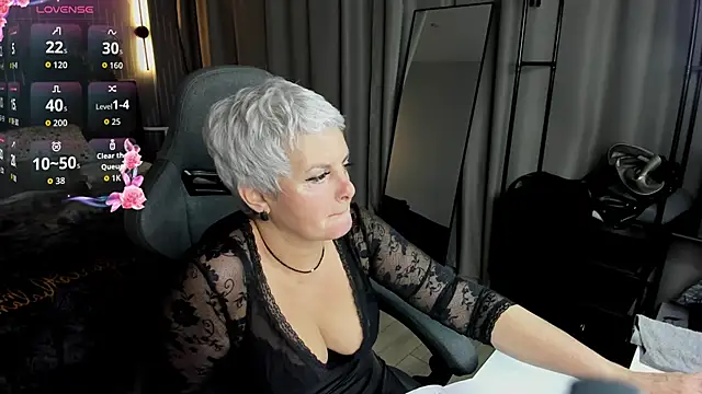 Snapshot of Linda_Zef1r chatting on May 29, 2026, 1:14 am Linda Zef1r online show from May 29, 2026, 1:14 am