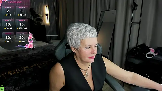 Snapshot of Linda_Zef1r chatting on May 30, 2026, 1:03 am Linda Zef1r online show from May 30, 2026, 1:03 am