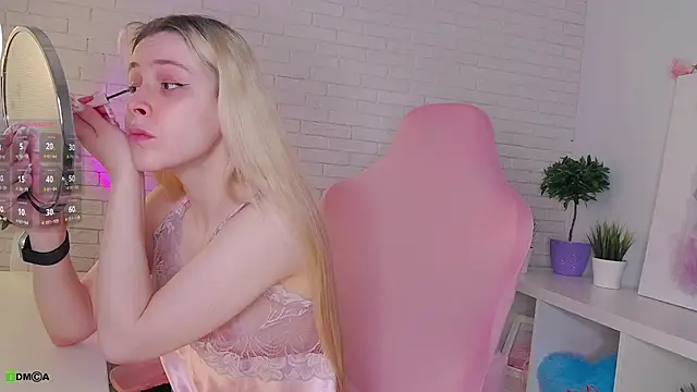 AmmyShaw online show from April 7, 2026, 4:13 am