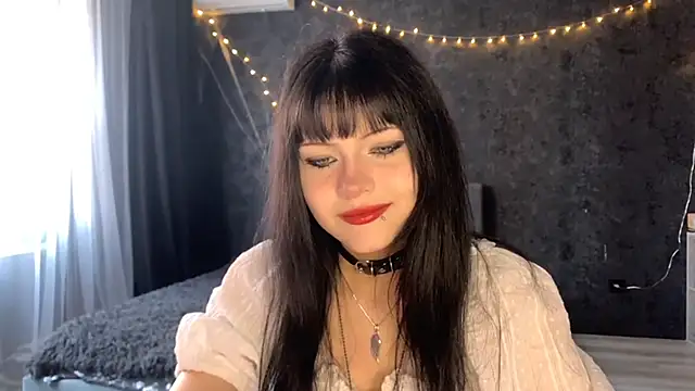 EmilyEmbears online show from May 7, 2026, 5:35 am