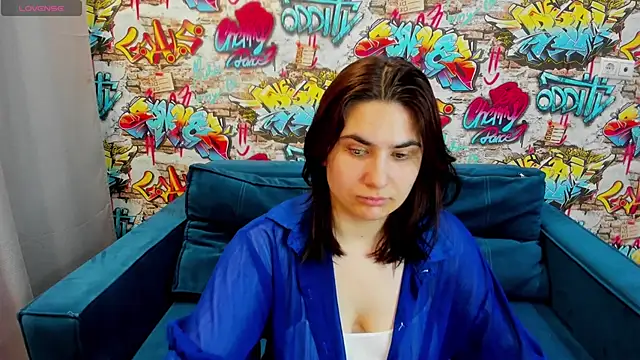 Alisa Froks online show from April 3, 2026, 1:25 am