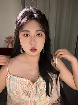 ooooBaby129 online show from May 11, 2026, 4:04 pm