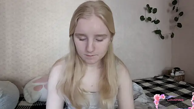 Snapshot of ForwentSeat chatting on May 6, 2026, 9:14 am ForwentSeat online show from May 6, 2026, 9:14 am