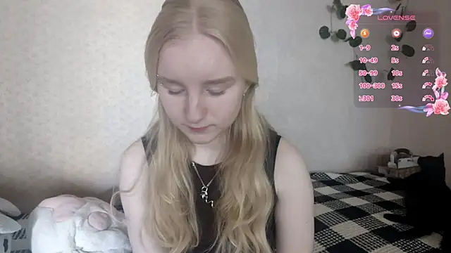 Snapshot of ForwentSeat chatting on May 8, 2026, 7:46 am ForwentSeat online show from May 8, 2026, 7:46 am