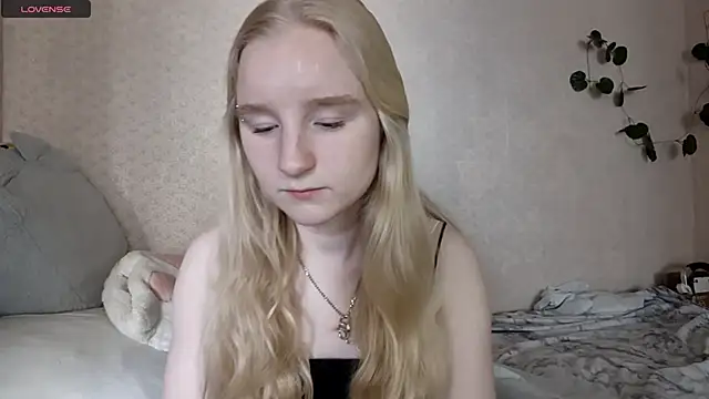 Snapshot of ForwentSeat chatting on May 20, 2026, 8:20 am ForwentSeat online show from May 20, 2026, 8:20 am
