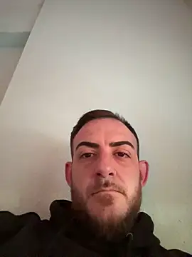 Mariete1931 online show from April 14, 2026, 7:58 am